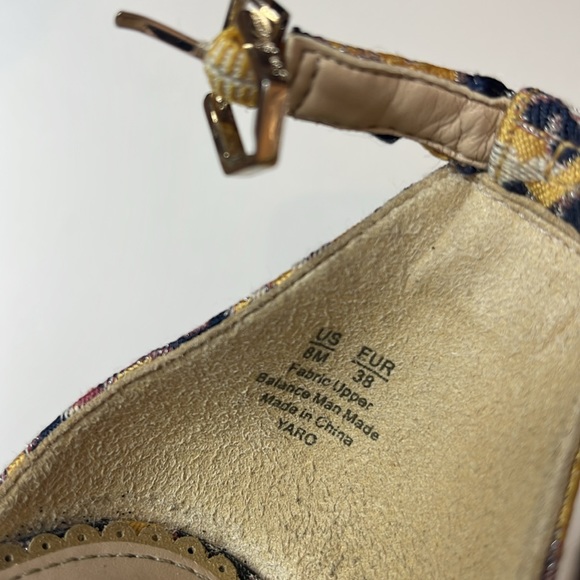 Sam Edelman Yaro Heeled Sandal Tuscan Yellow/Gold Floral Heeled Sandal Size 8 - Picture 10 of 10